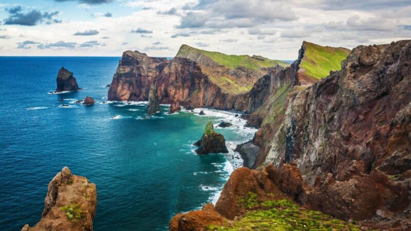 A Ilha da Madeira em Portugal fica na Europa ou na África?